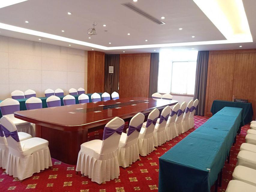 Longju Hotel 19/25