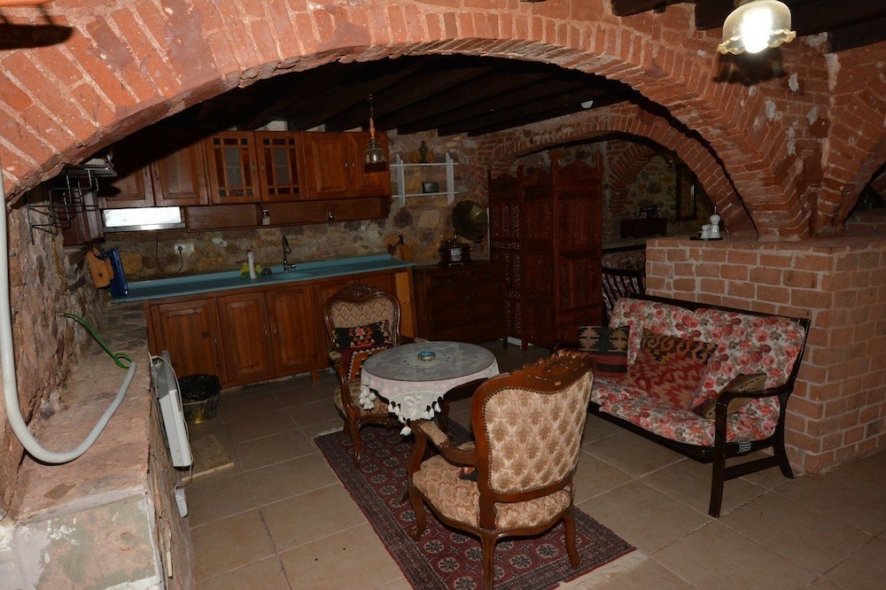 Cunda Zehra Teyzenin Evi 56/74
