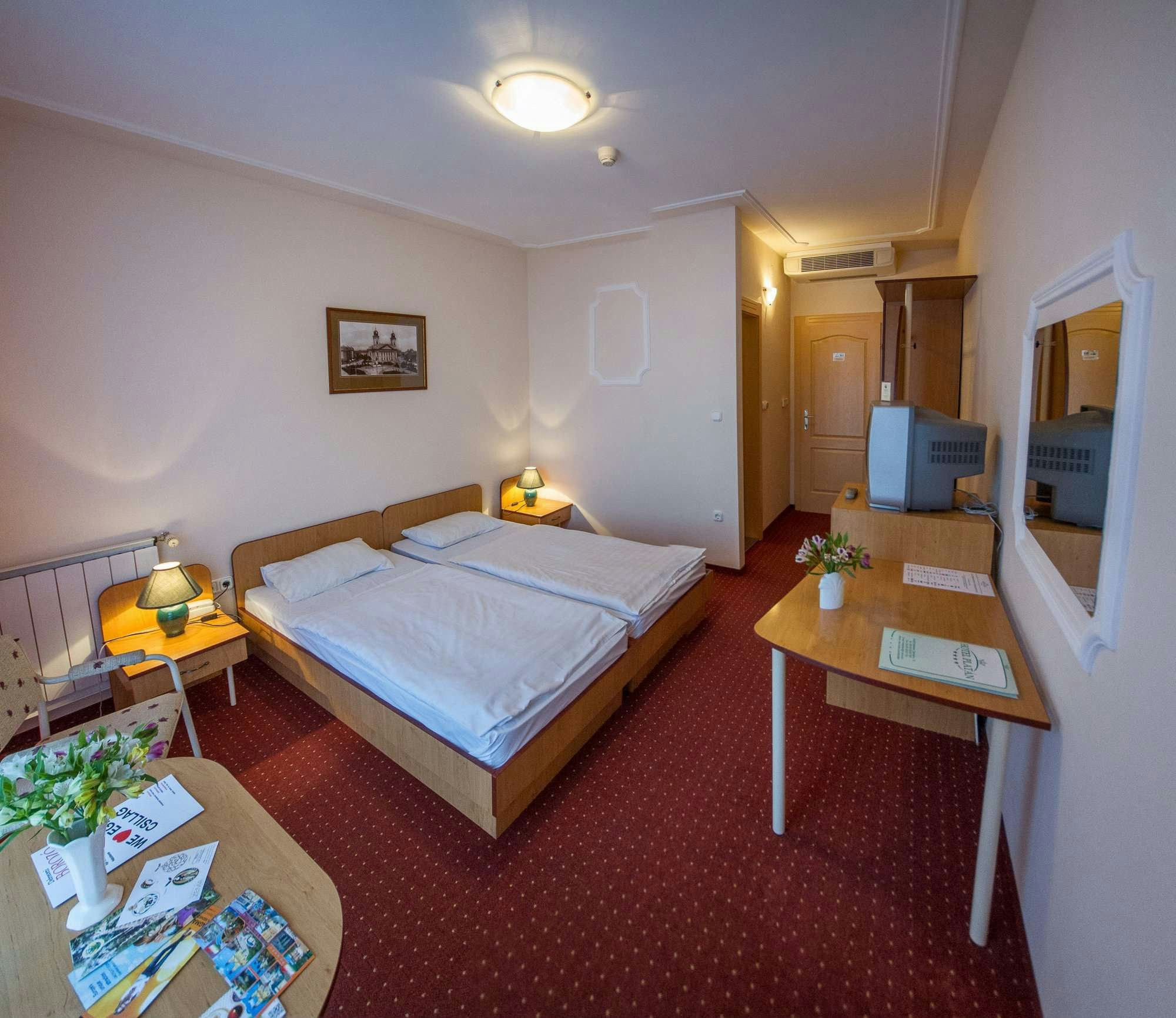 Platan Hotel 2/11