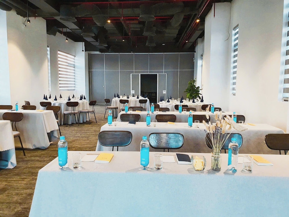 Em Oi Hotel 34/49