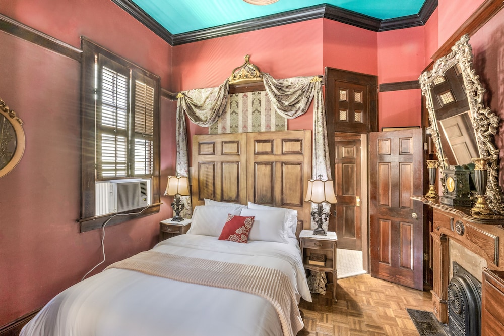 Royal Barracks Guest House 18/37