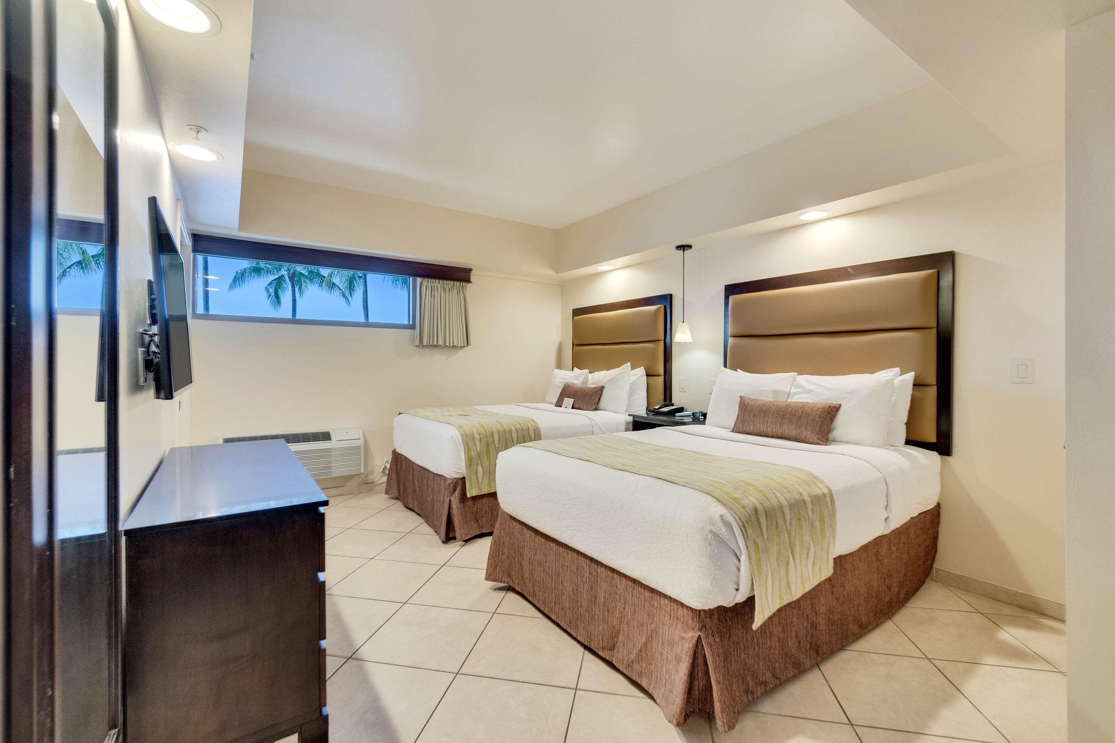 Suite, 2 Double Beds, Ocean Front, Sofa, Kitchen, Ground Floor