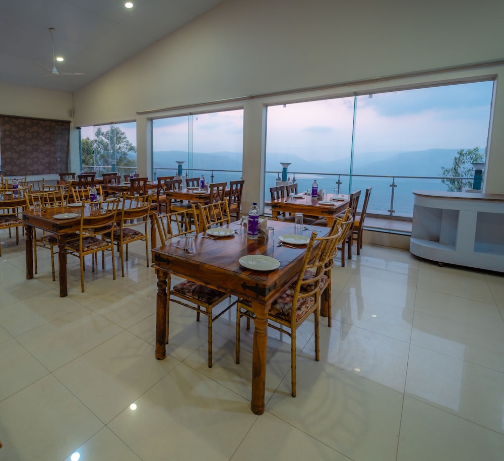 Cloud Mist Resort and Spa 36/50