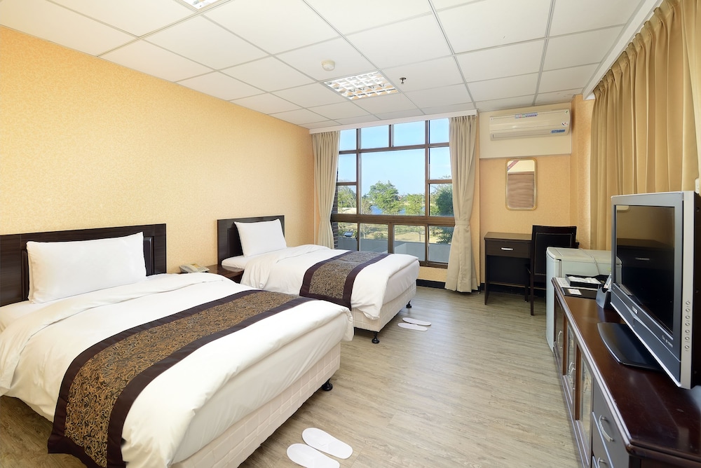 Standard, Twin Beds