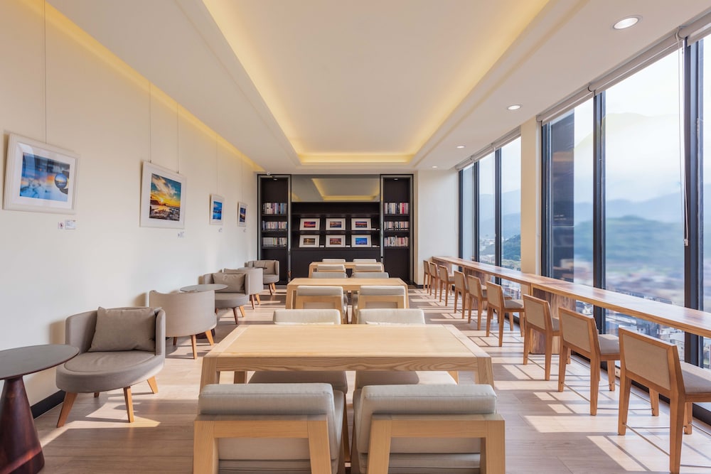 Lakeshore Hotel Suao 46/62
