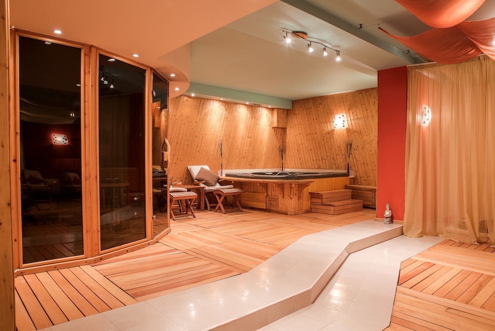 swimming pool spa