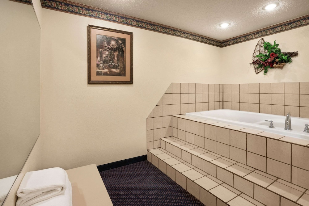 Travelodge By Wyndham Fort Scott 22/39