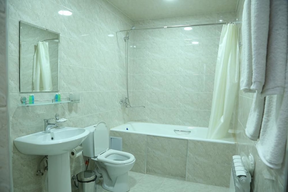Grand Capital Hotel 47/50