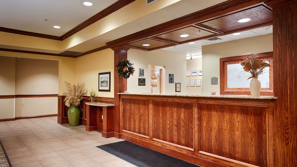 Best Western Plus Butterfield Inn 12/44