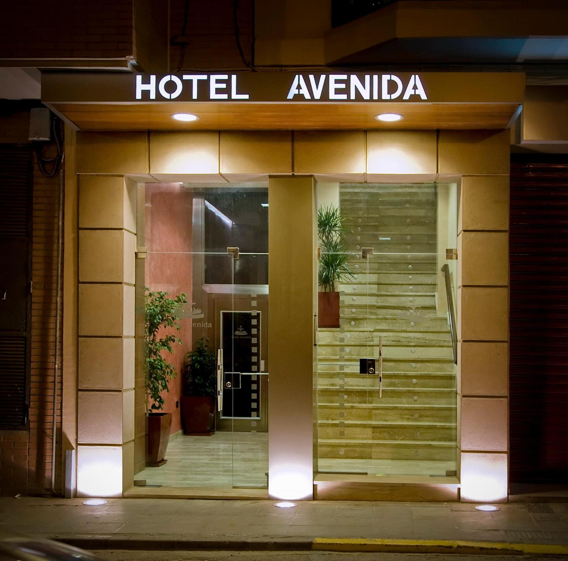 Avenida 1/83