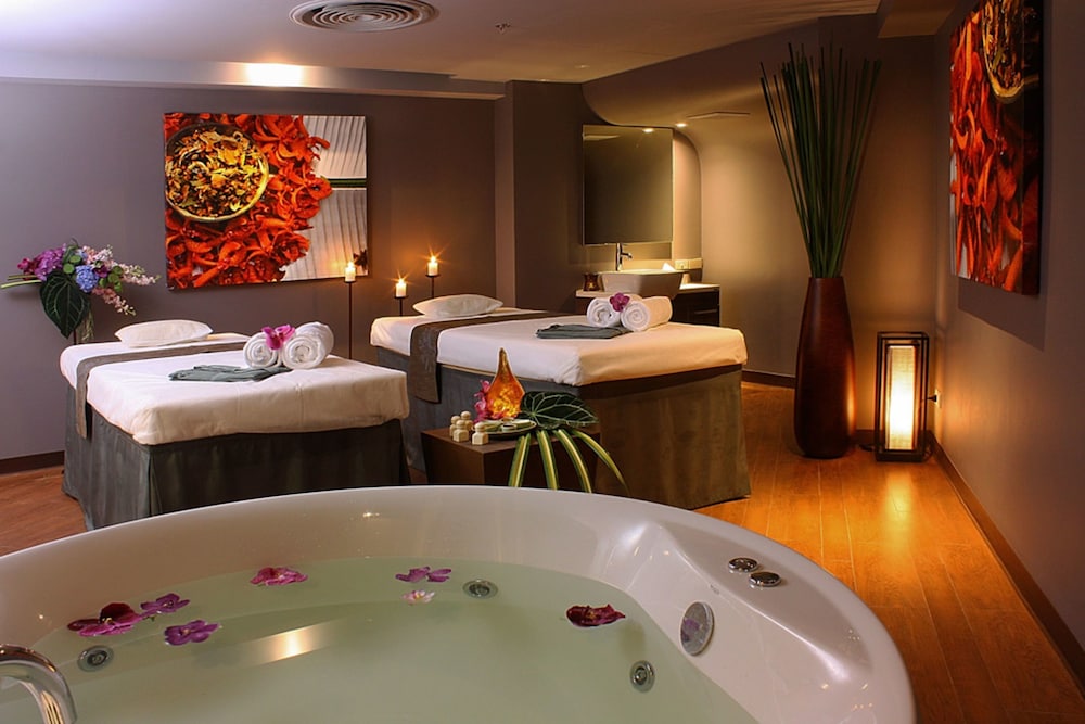 Mandarin Hotel Managed By Centre Point 42/71