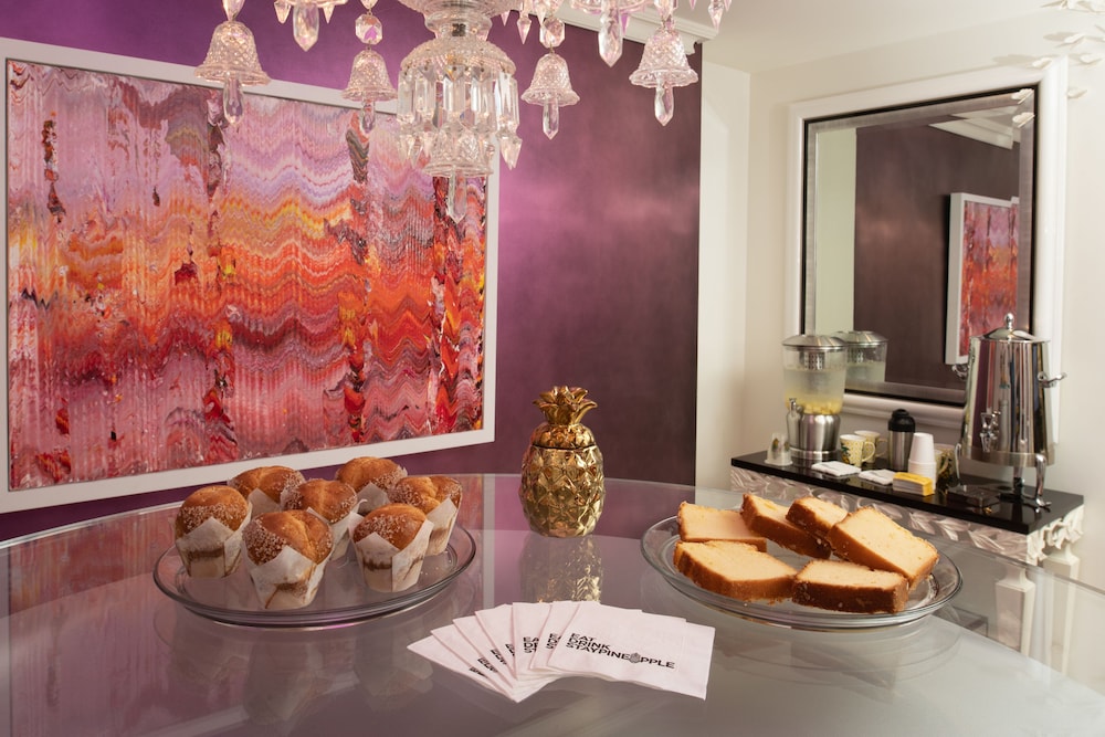 Staypineapple An Artful Hotel Midtown New York 53/65
