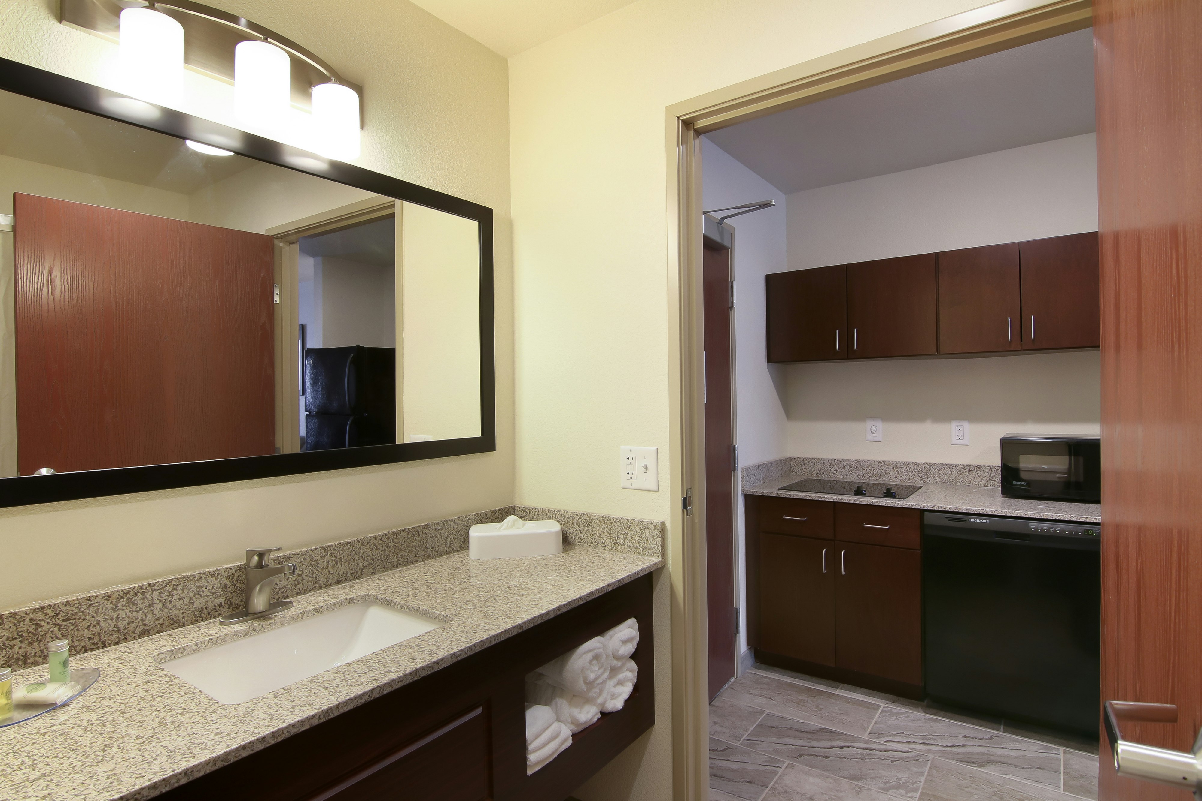 Cobblestone Inn & Suites at UW Stout Downtown Menomonie 54/54