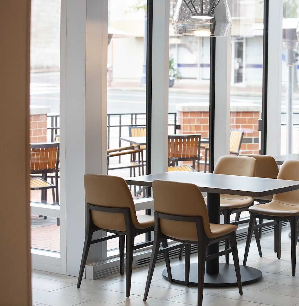 Hyatt Place Moncton 40/50