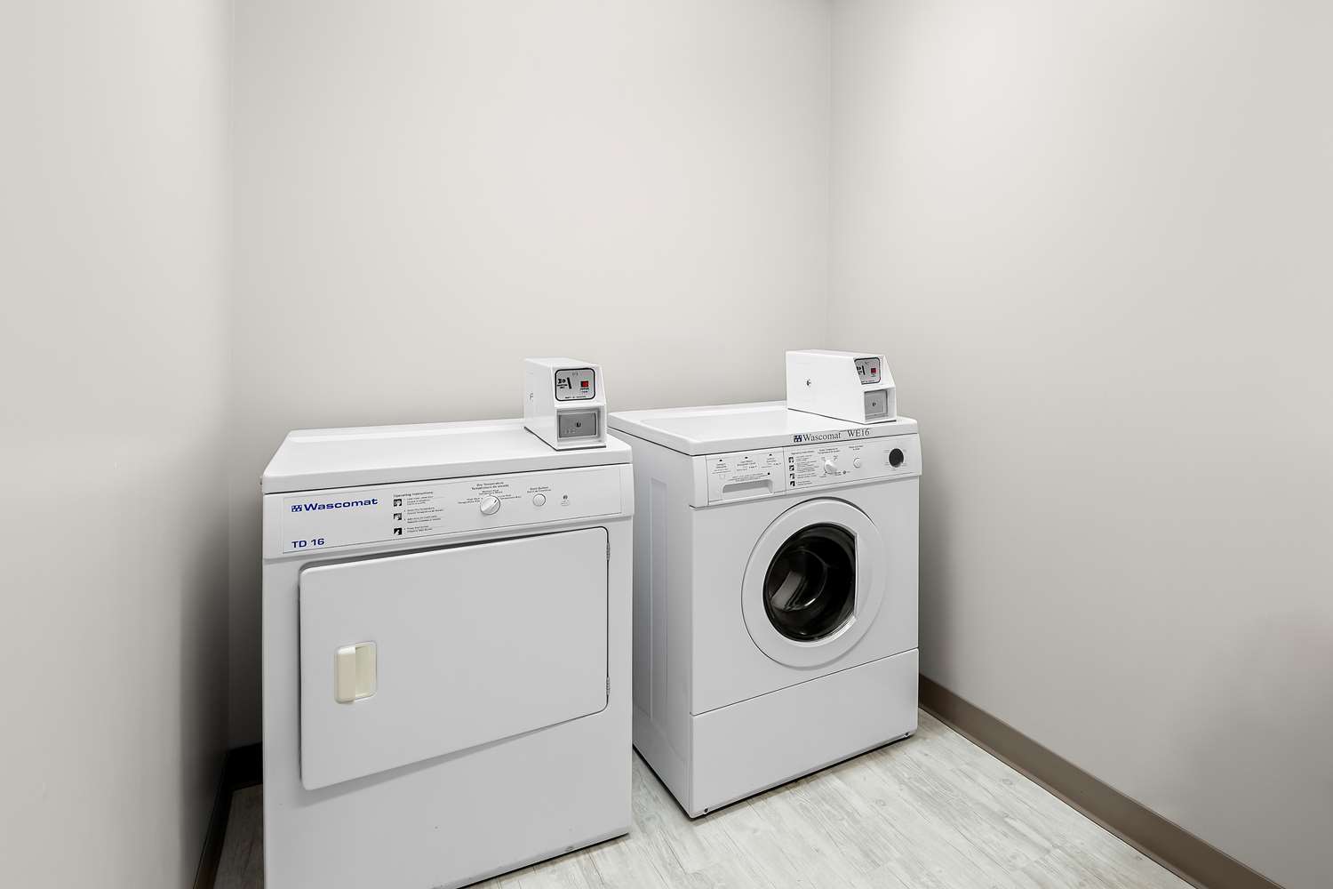 Surestay Plus Hotel By Best Western Hardisty 4/10