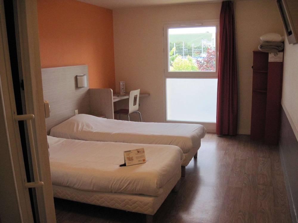 Standard, Twin Beds