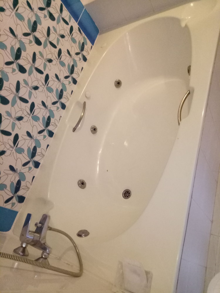Honey Inn Hotel 47/50