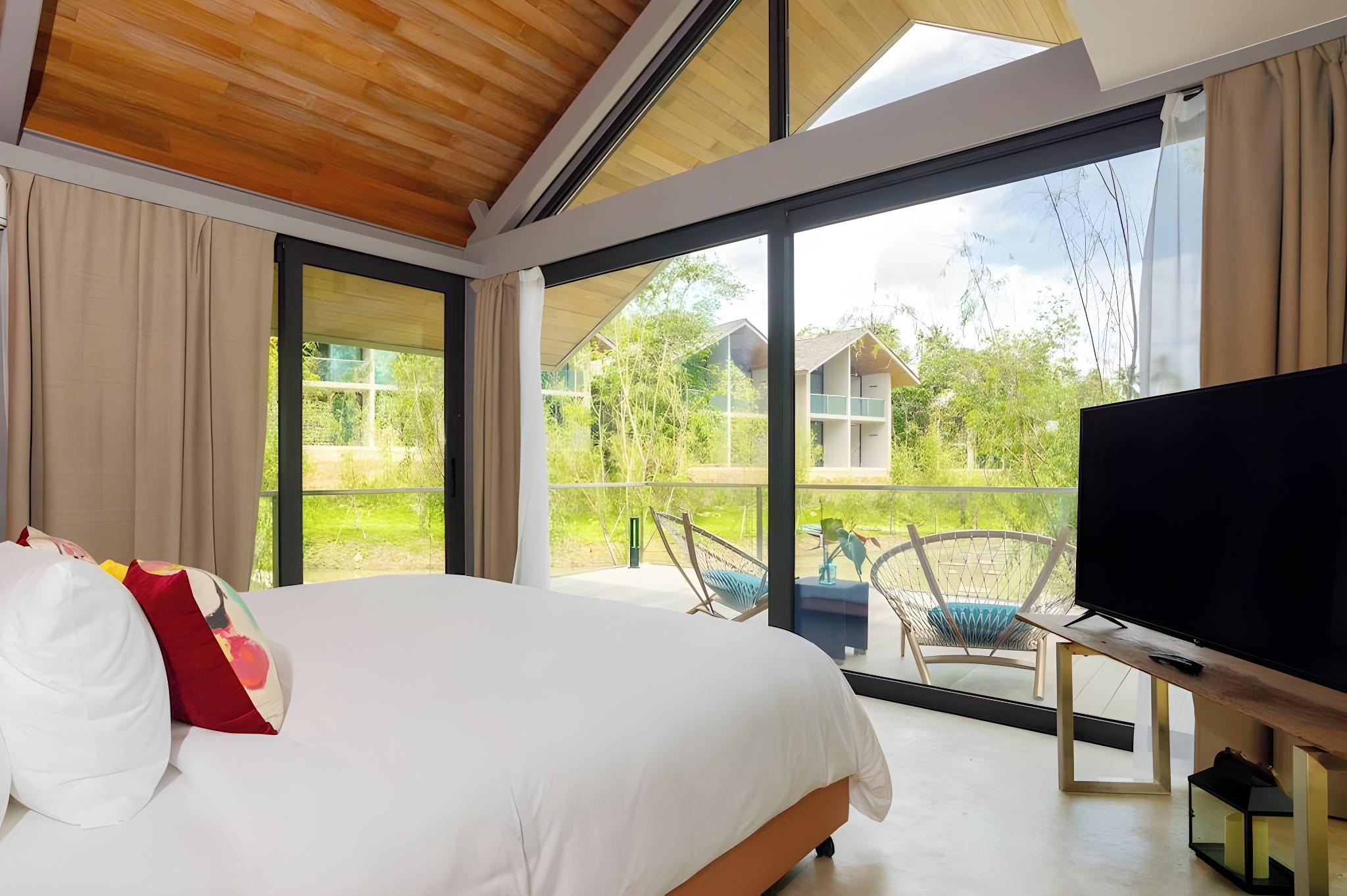 Lagoon Villa