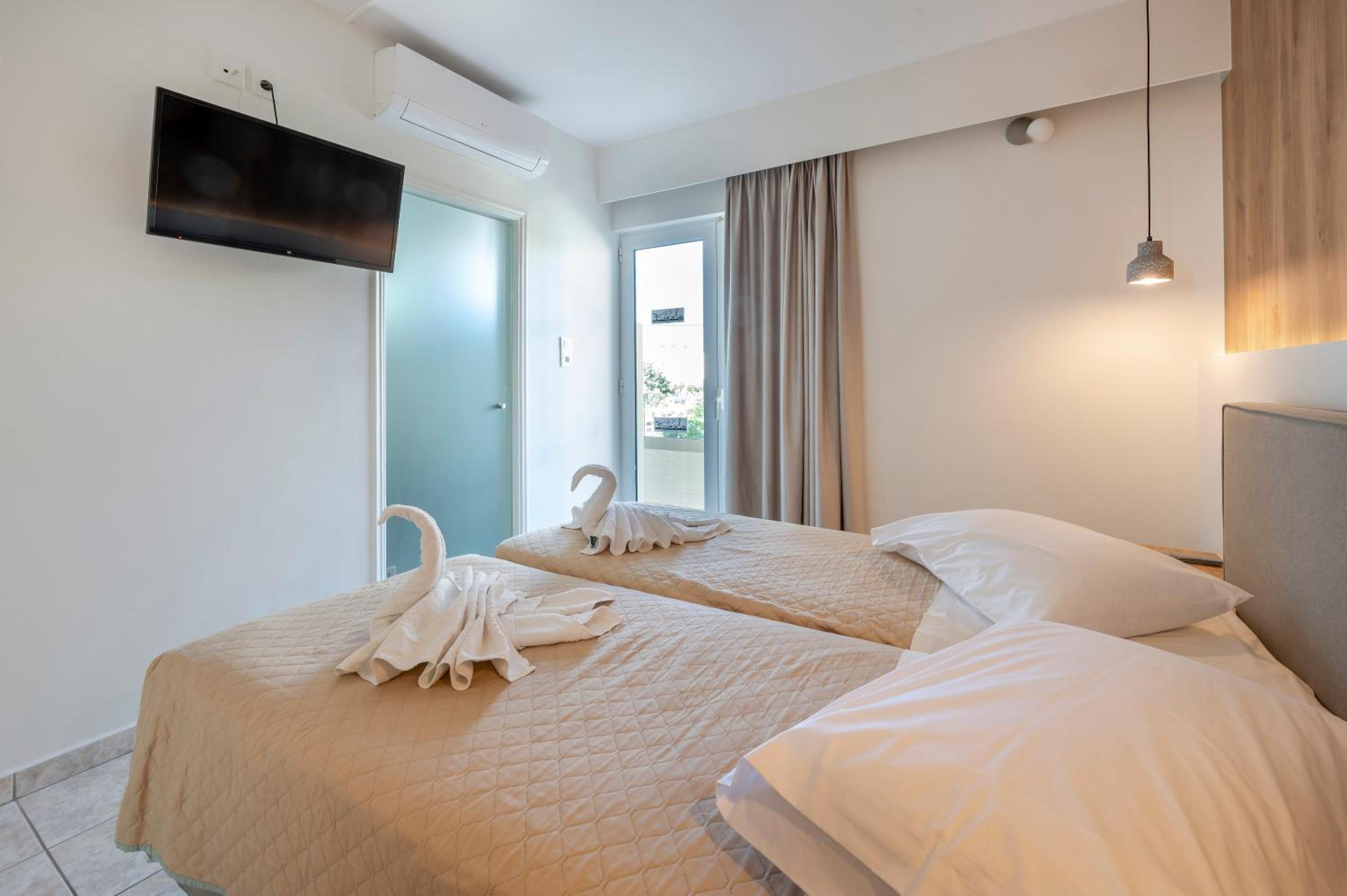 Room at Koala, KOS