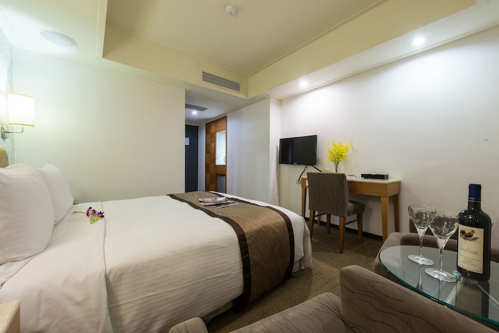 Forward Suites I 38/65