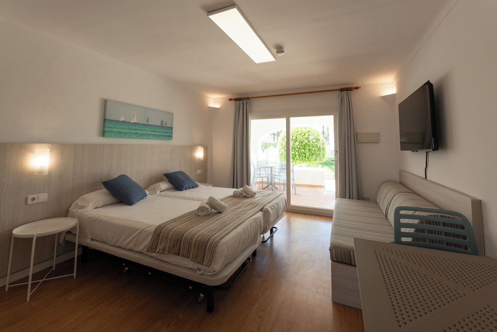 Hotel Club Es Talaial 41/68