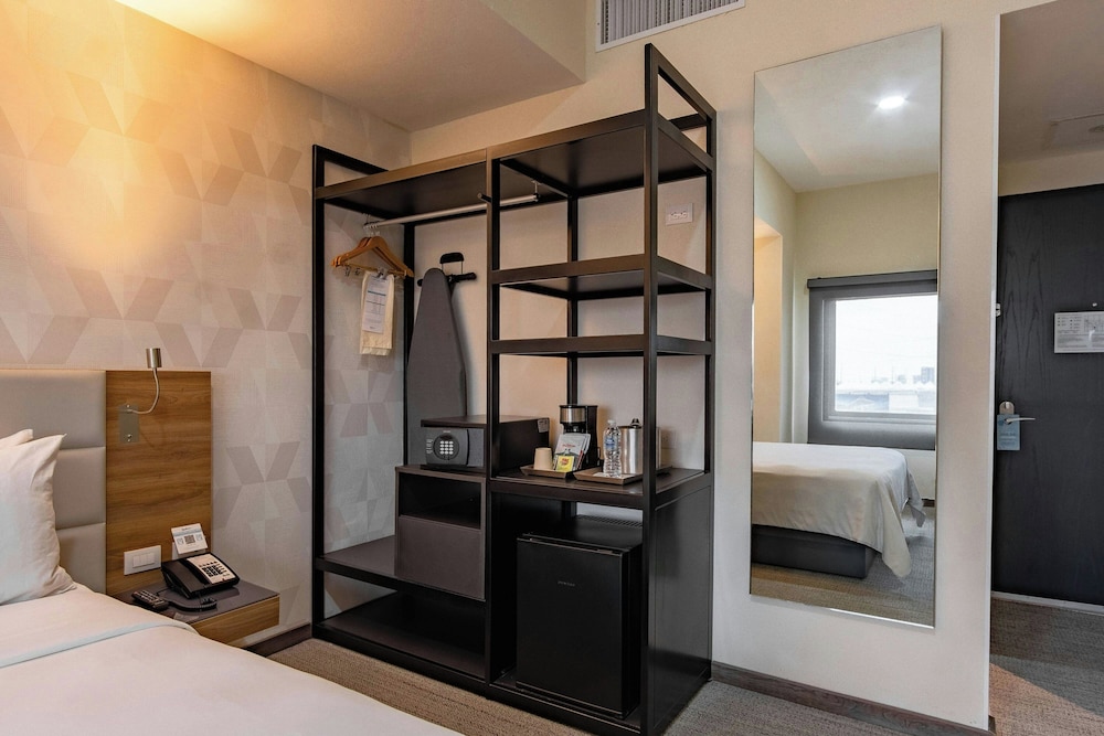 غرفة قياسية بسرير كوين، SJ Grand Hotel Monterrey 4/4