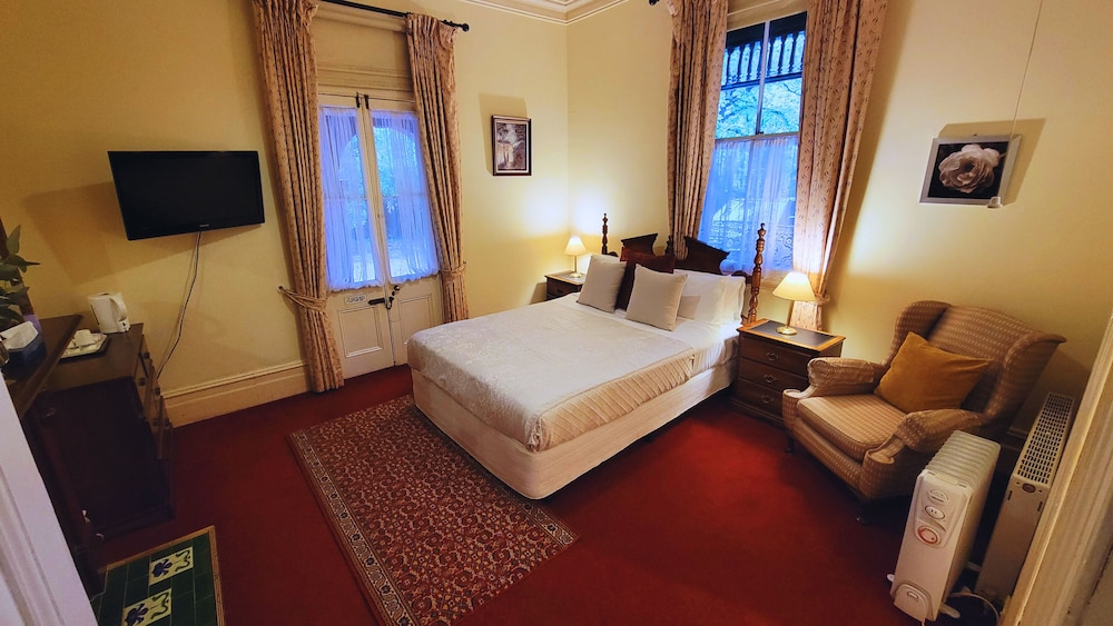 LEURA HOUSE 21/65