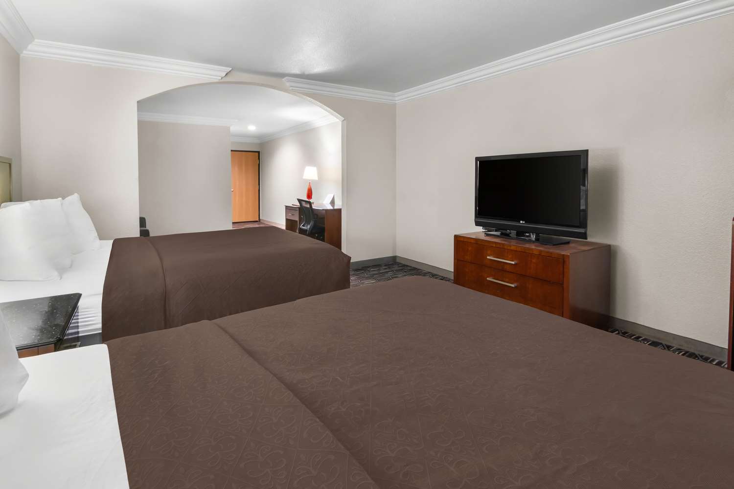 Surestay Plus Hotel By Best Western Benbrook Ft Worth 7/16