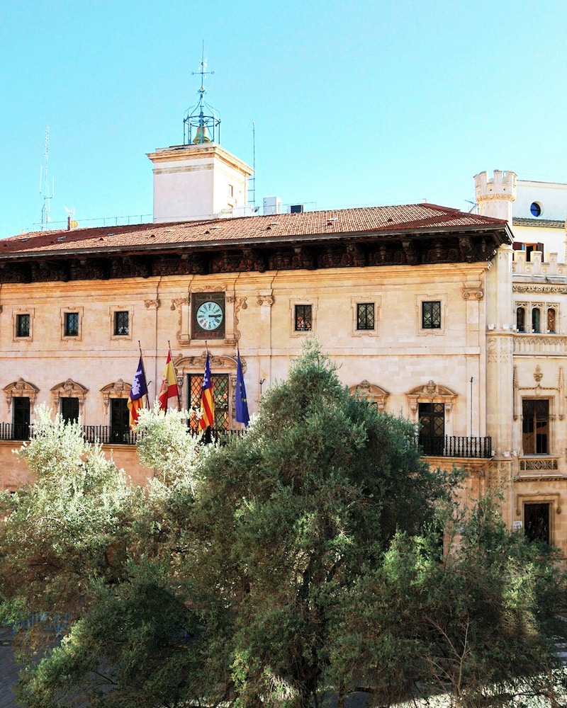 Hotel Cort 4/50
