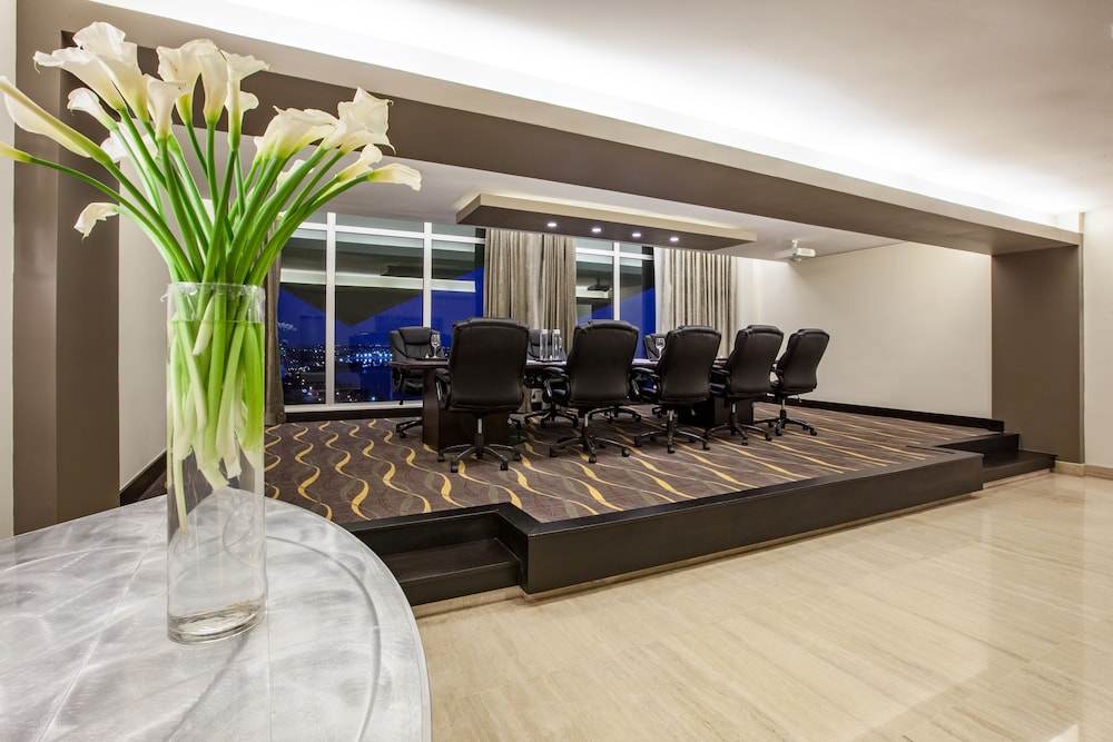 Crowne Plaza Santo Domingo (ex Intercontinental V Centenario Hotel) 34/71