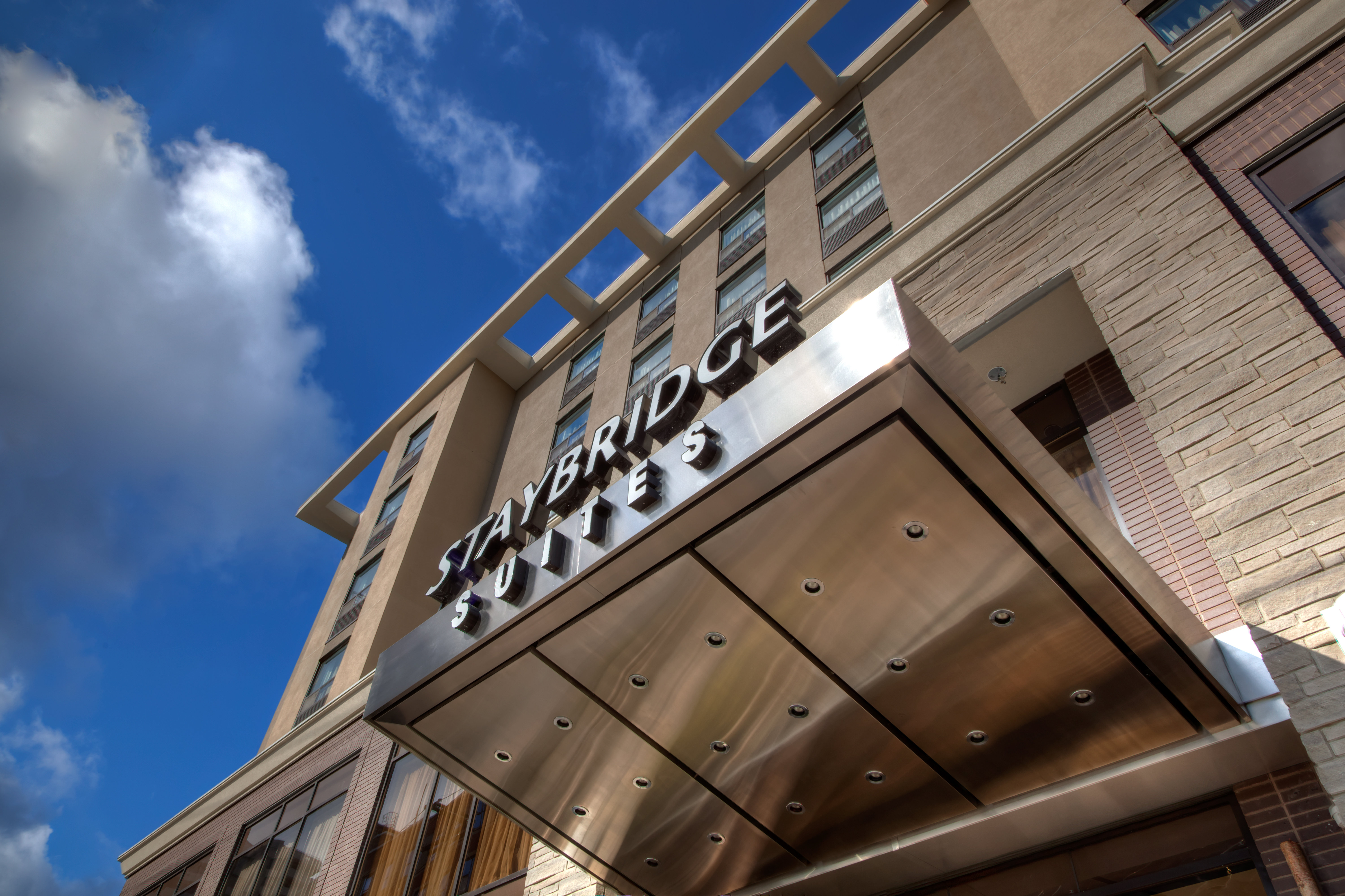 STAYBRIDGE SUITES HAMILTON - DOWNTOWN 3/80