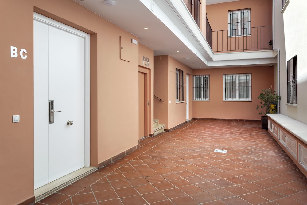 Apartamentos Metropolis Sevilla 3/38