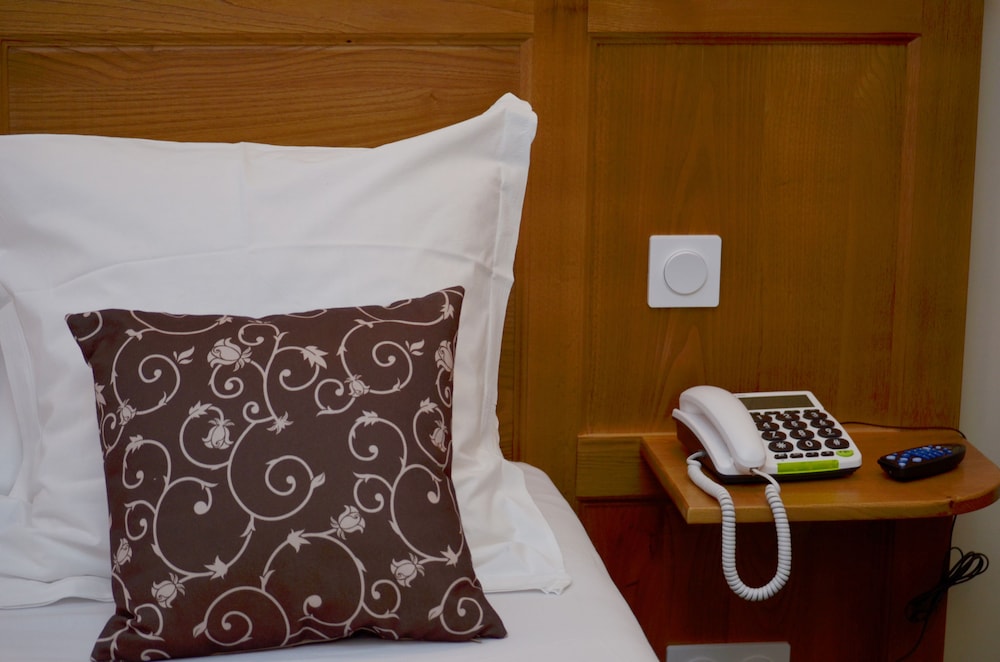 Hotel Heliot 11/66