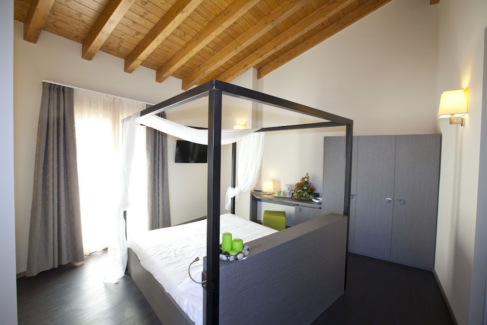 Harmony Suite Hotel 17/44
