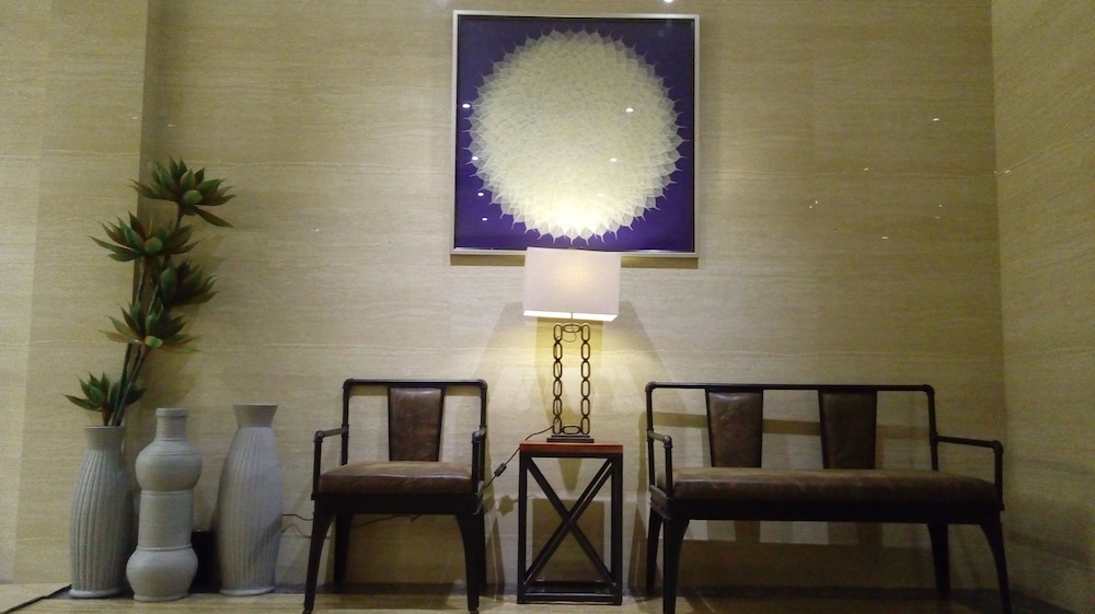 Lotus Blu Hotel 32/58