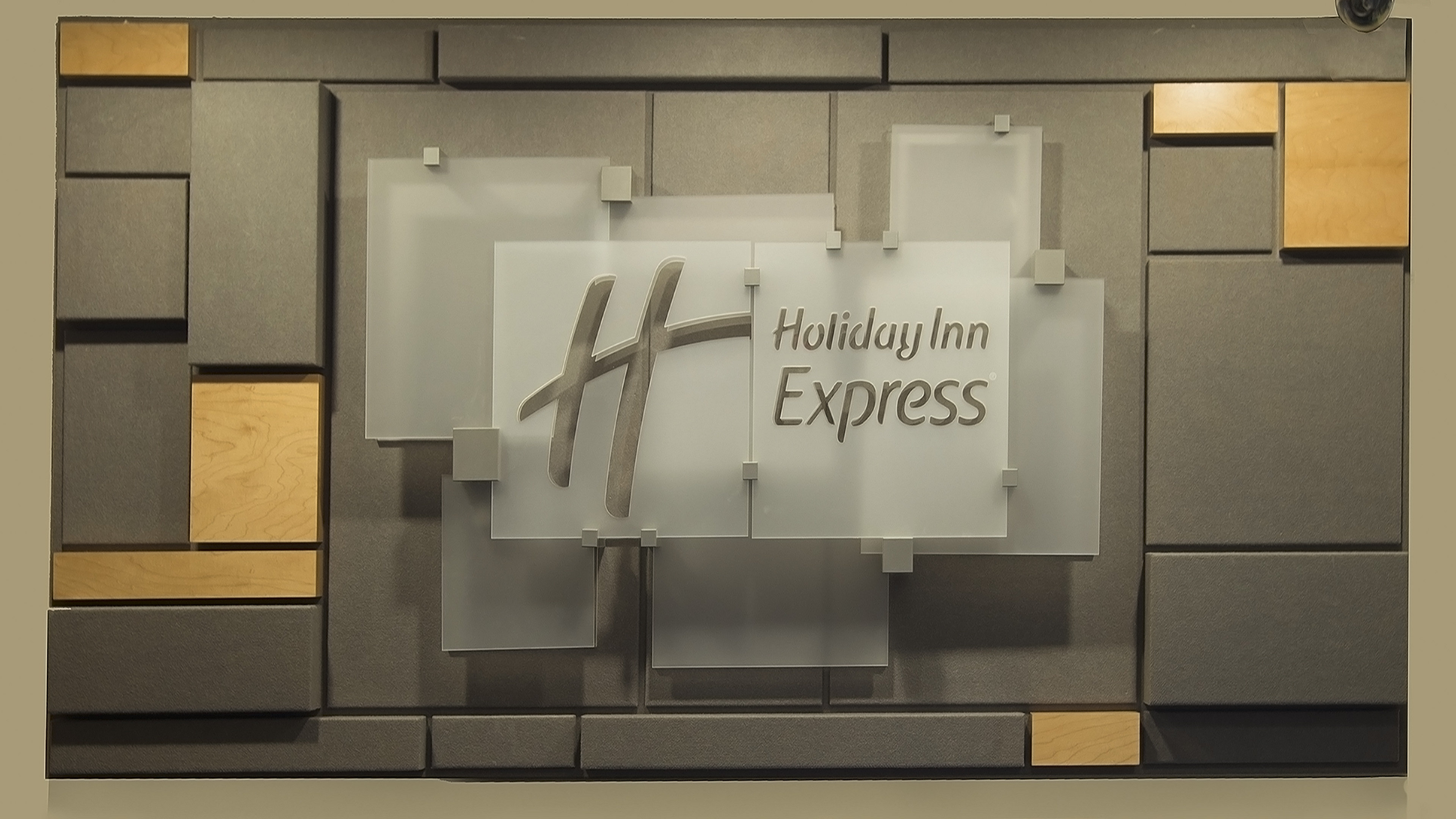 Holiday Inn Express San Antonio-Airport 26/57