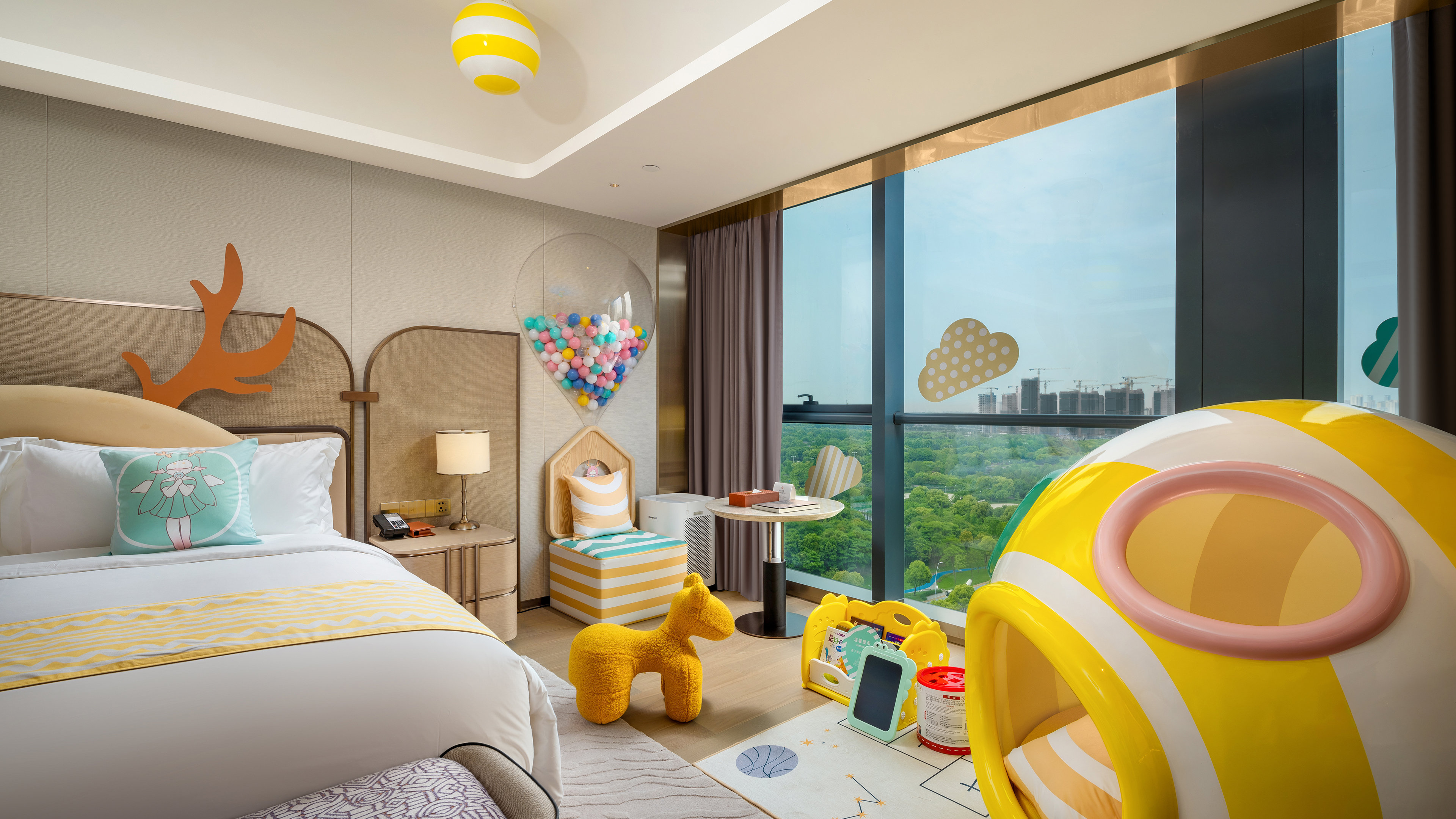 InterContinental Wuxi Taihu New City 42/50