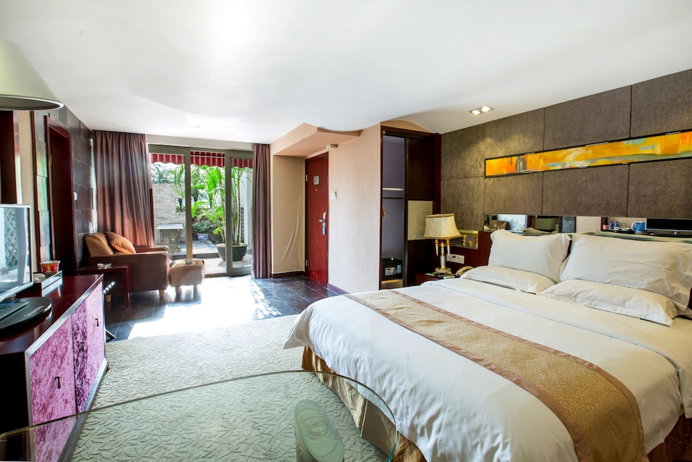 Louis Hotel Zhongshan 11/40