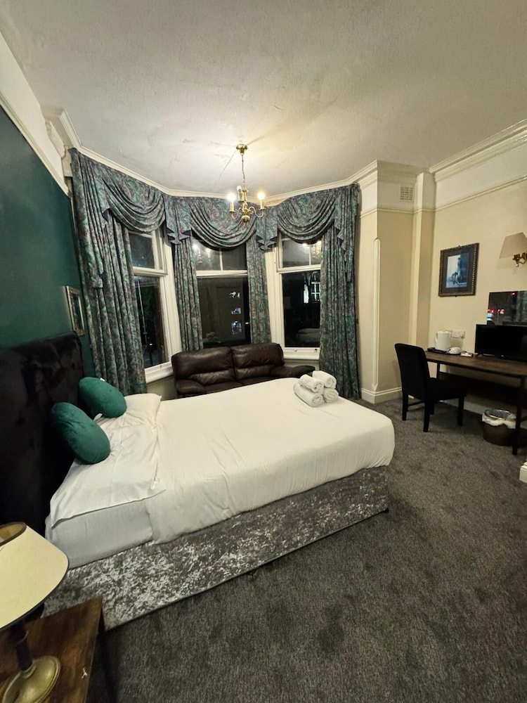 Regency Hotel 20/50