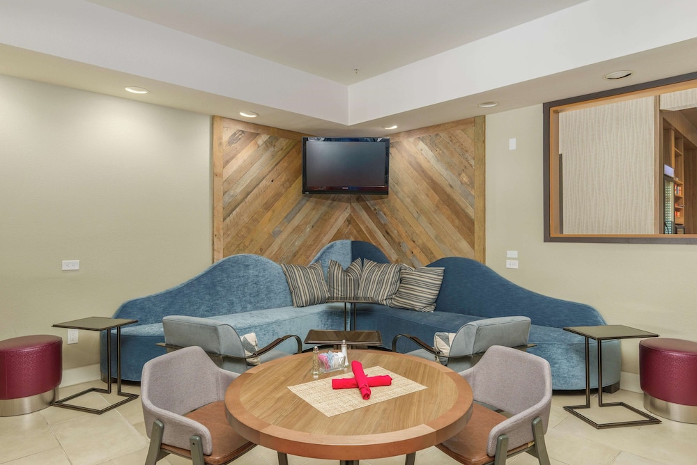 Hilton Garden Inn Phoenix Airport 32/53
