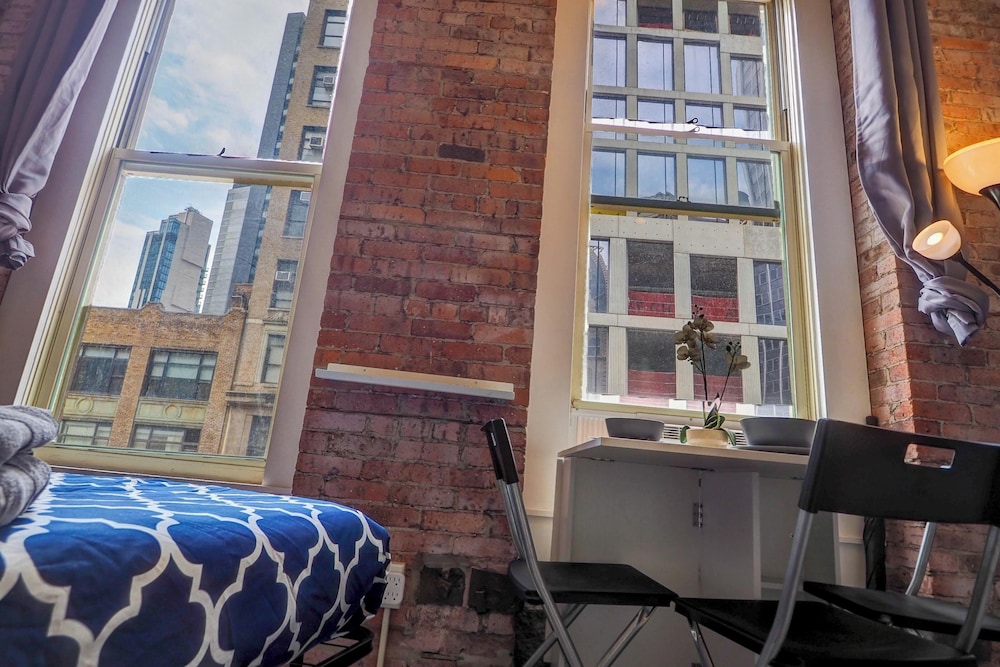 Studios in New York 30/50