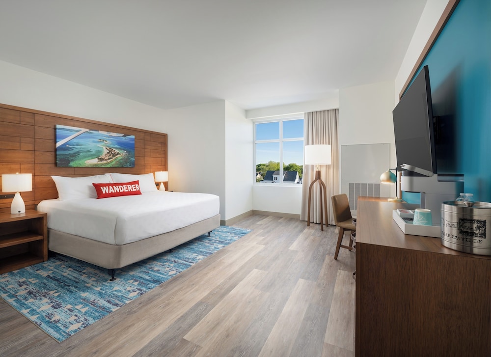 Compass Hotel Beaufort by Margaritaville 12/47
