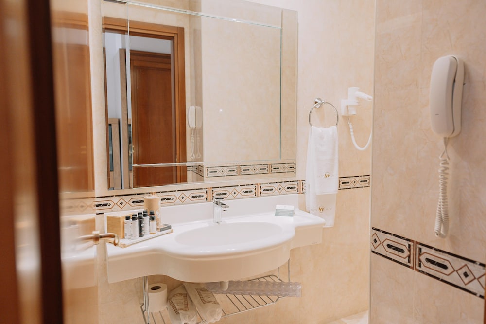 PATRAS PALACE HOTEL 46/50