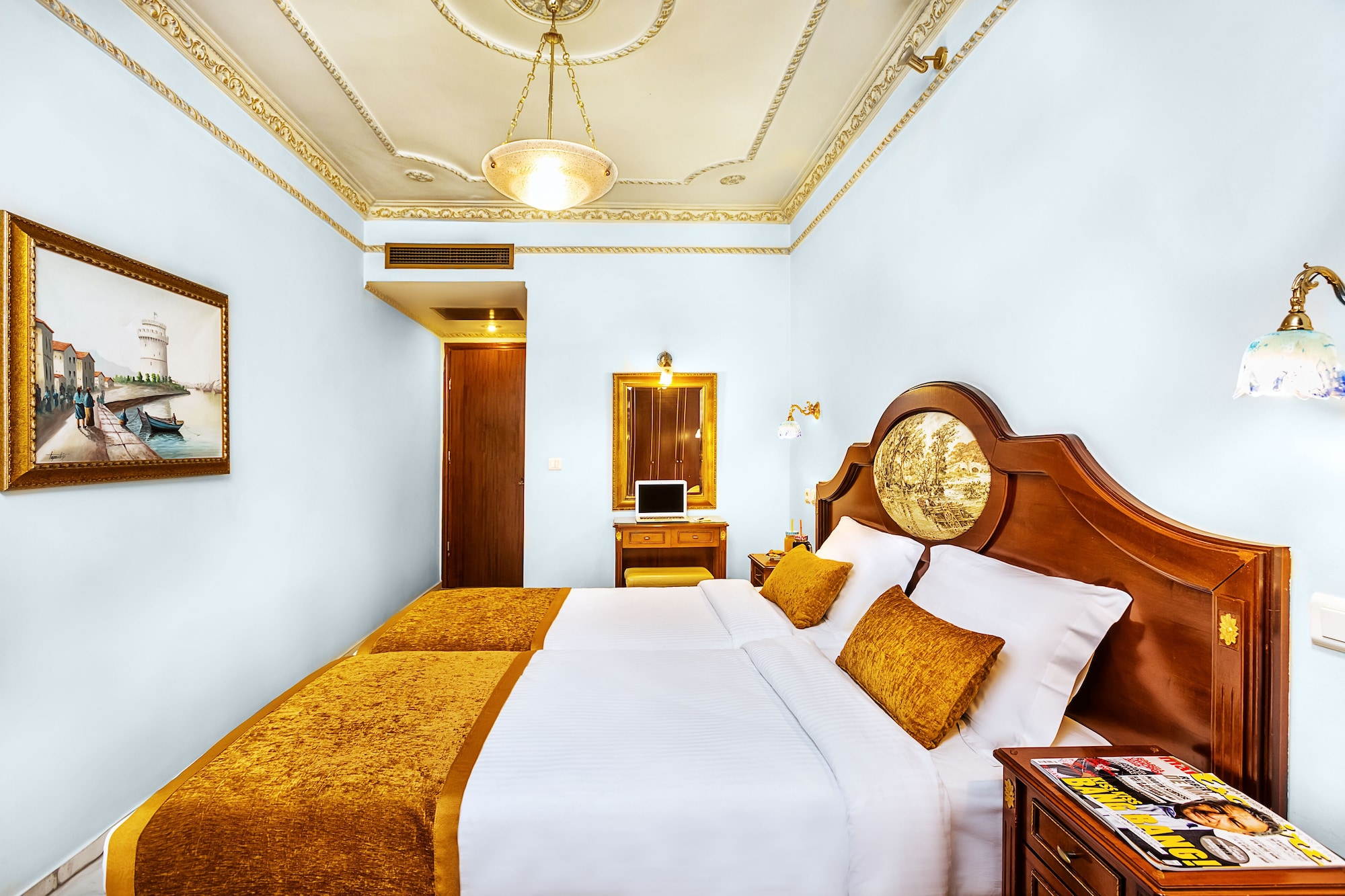 STANDARD, TWIN BEDS, CITY VIEW