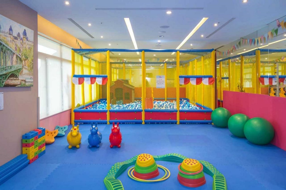 Taichung Harbor Hotel 37/38