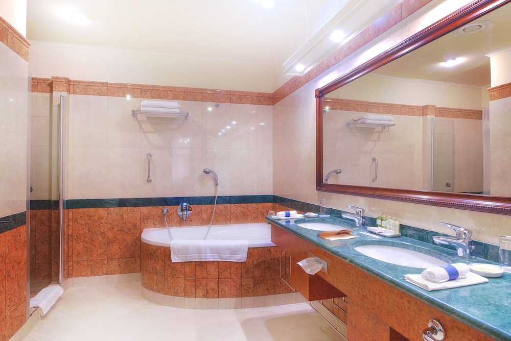 CARLSBAD PLAZA Medical Spa and Wellness hotel 54/55