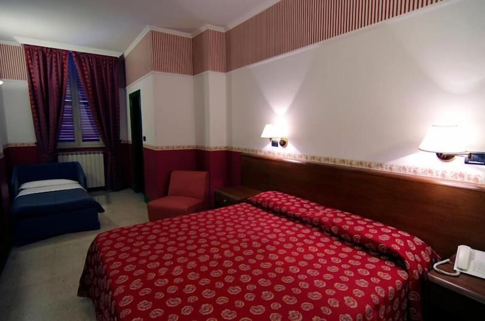 Hotel Iris Crillon 13/50