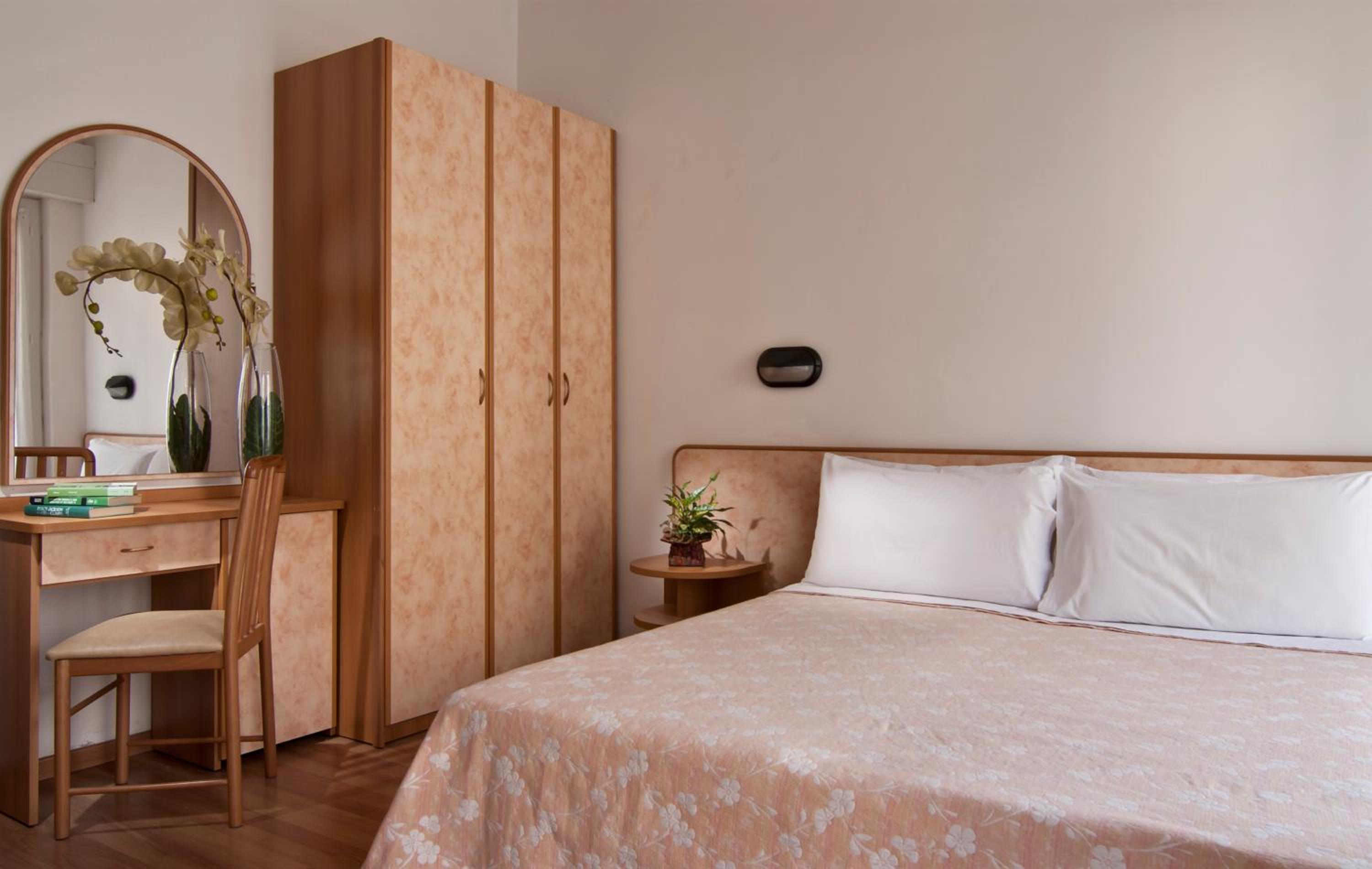 Hotel Little 17/57