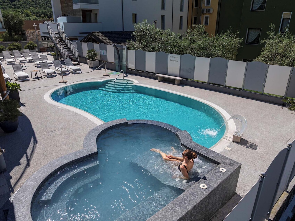 Ecohotel Primavera 65/72