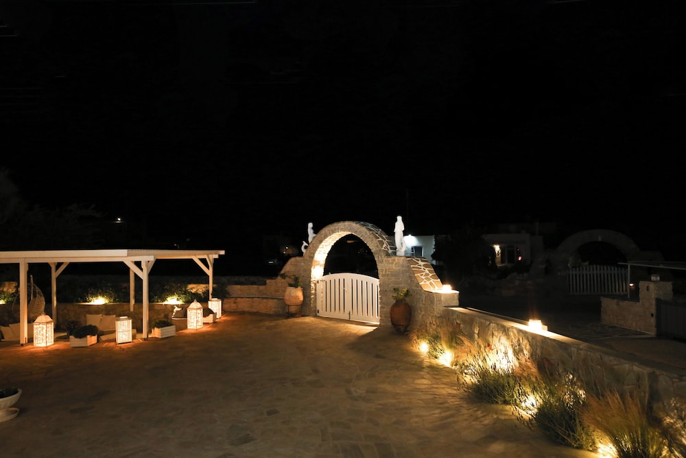 Eleana Studios 40/49